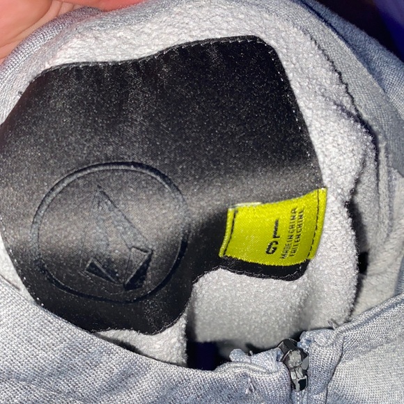 volcom sweatshirt - Picture 2 of 2